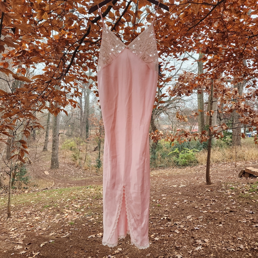 VINTAGE MADISON STUDIOS INTIMATE GOWN